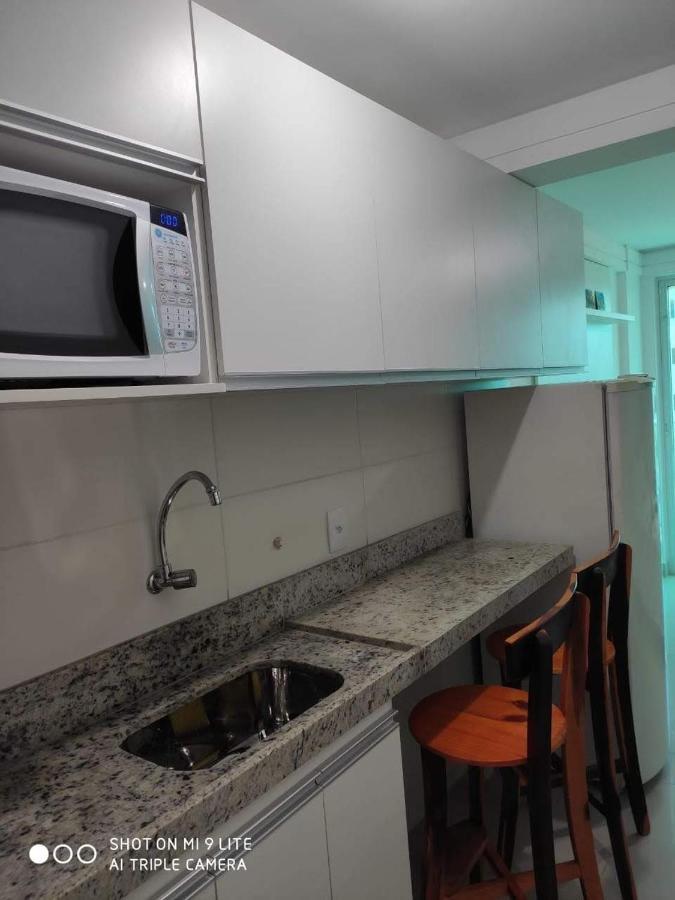 Confortavel Flat Com Piscina De Borda Infinita Na Cobertura 카베델로 외부 사진
